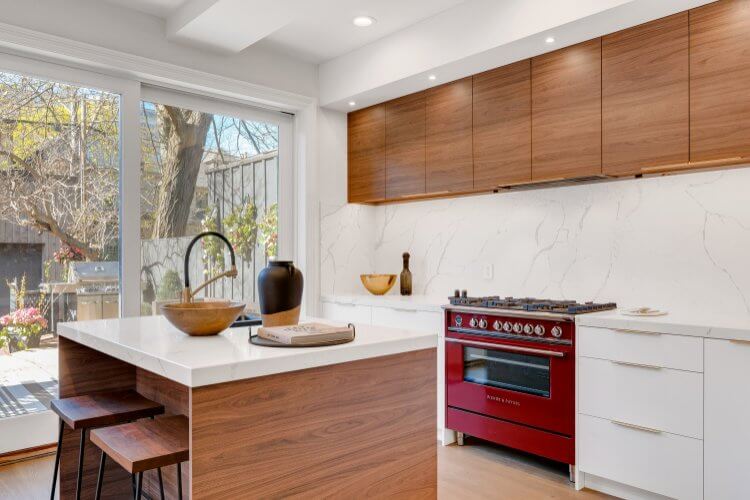 wood-and-marble-colour-scheme-kitchen