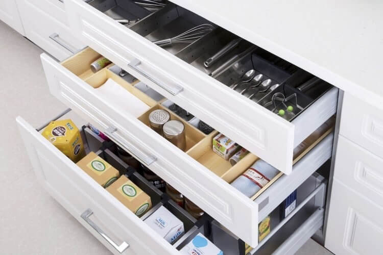 Kitchen storage - drawers